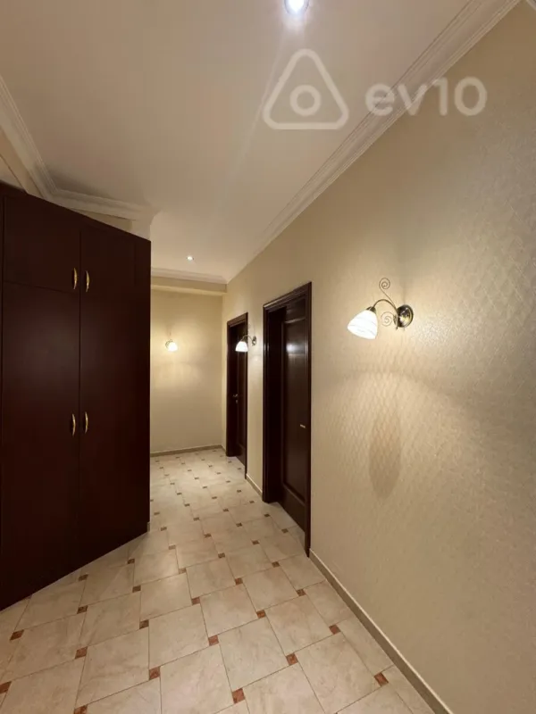 Kirayə verilir 3 otaqlı yeni tikili 120 m²