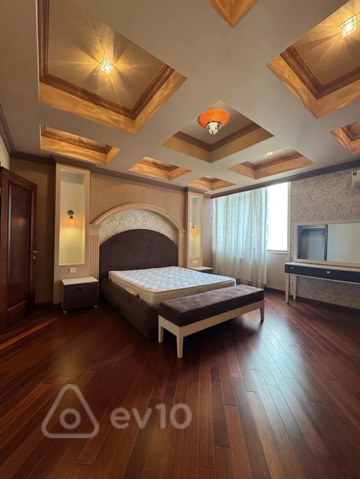 Kirayə verilir 3 otaqlı yeni tikili 120 m²