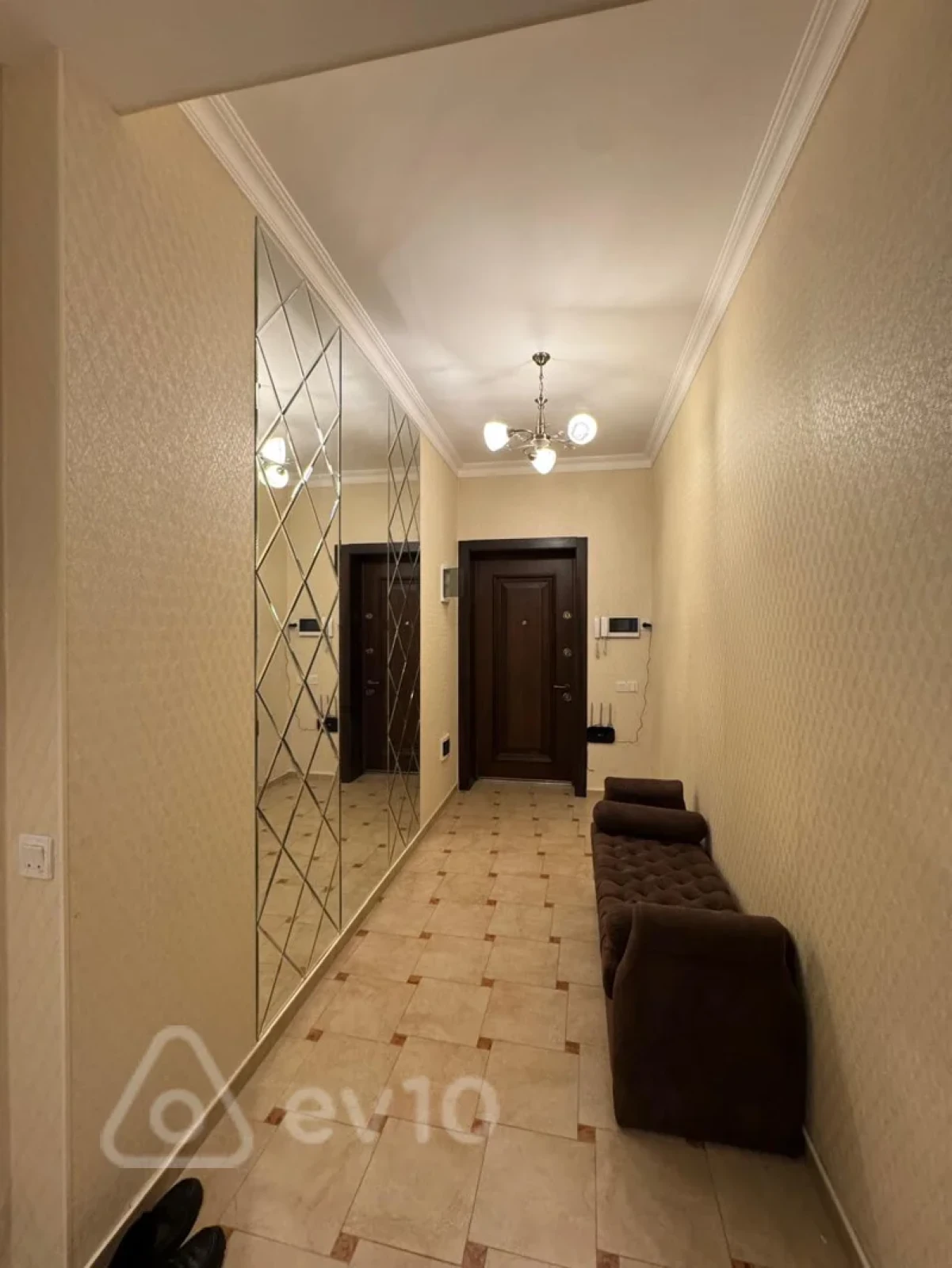 Kirayə verilir 3 otaqlı yeni tikili 120 m²