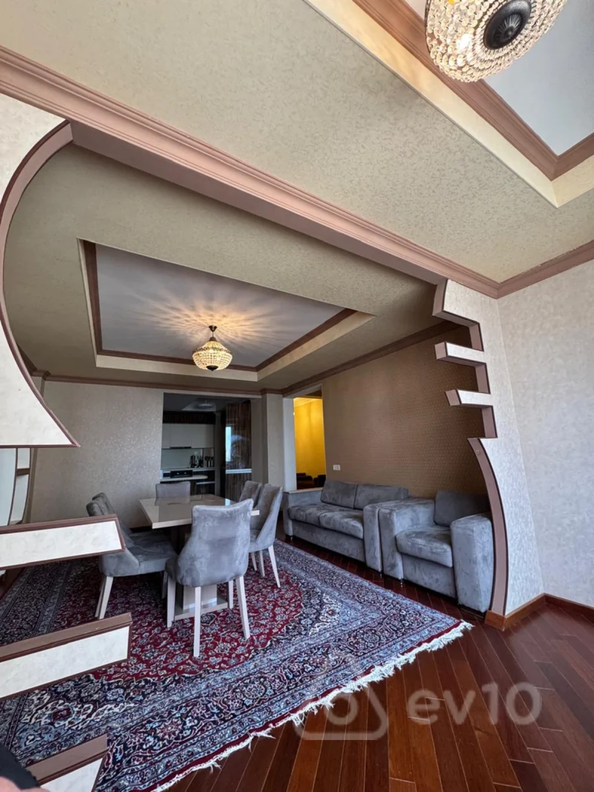 Kirayə verilir 3 otaqlı yeni tikili 120 m²