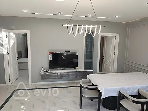 Kirayə verilir 3 otaqlı köhnə tikili 80 m²