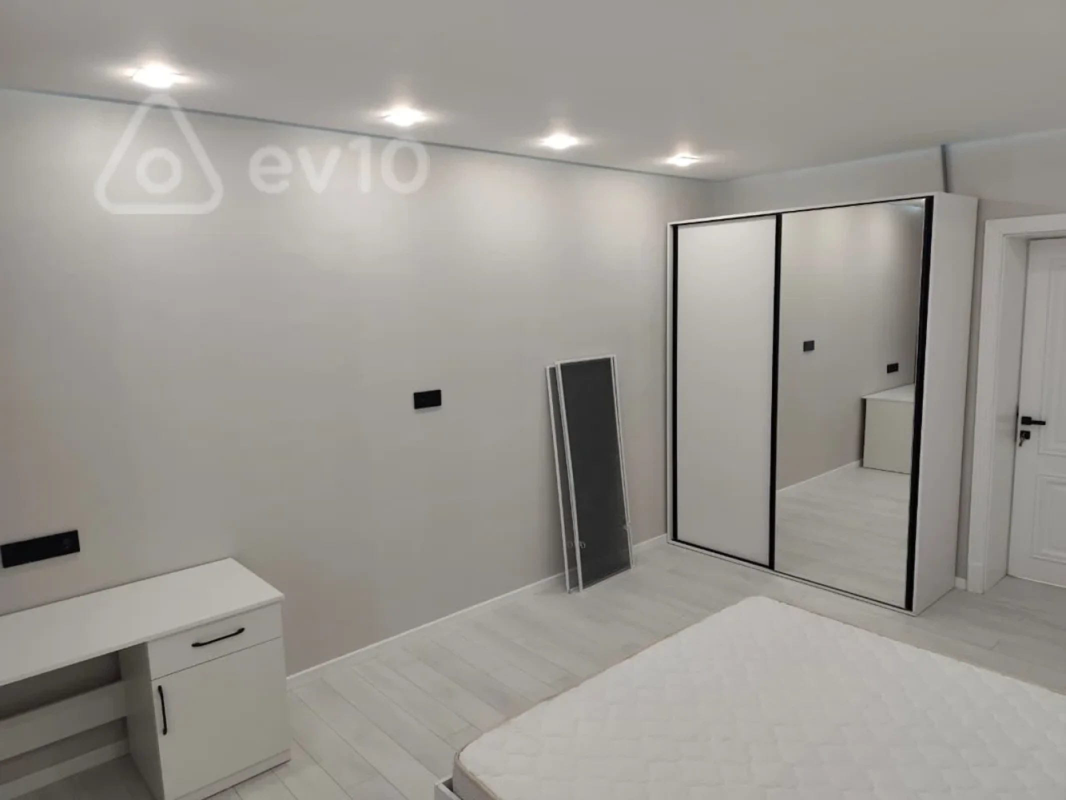 Kirayə verilir 3 otaqlı köhnə tikili 80 m²