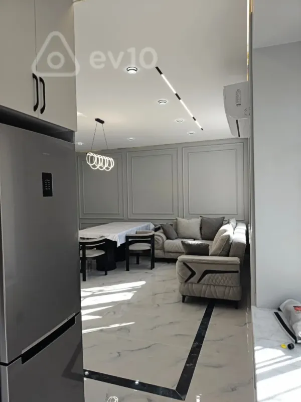 Kirayə verilir 3 otaqlı köhnə tikili 80 m²