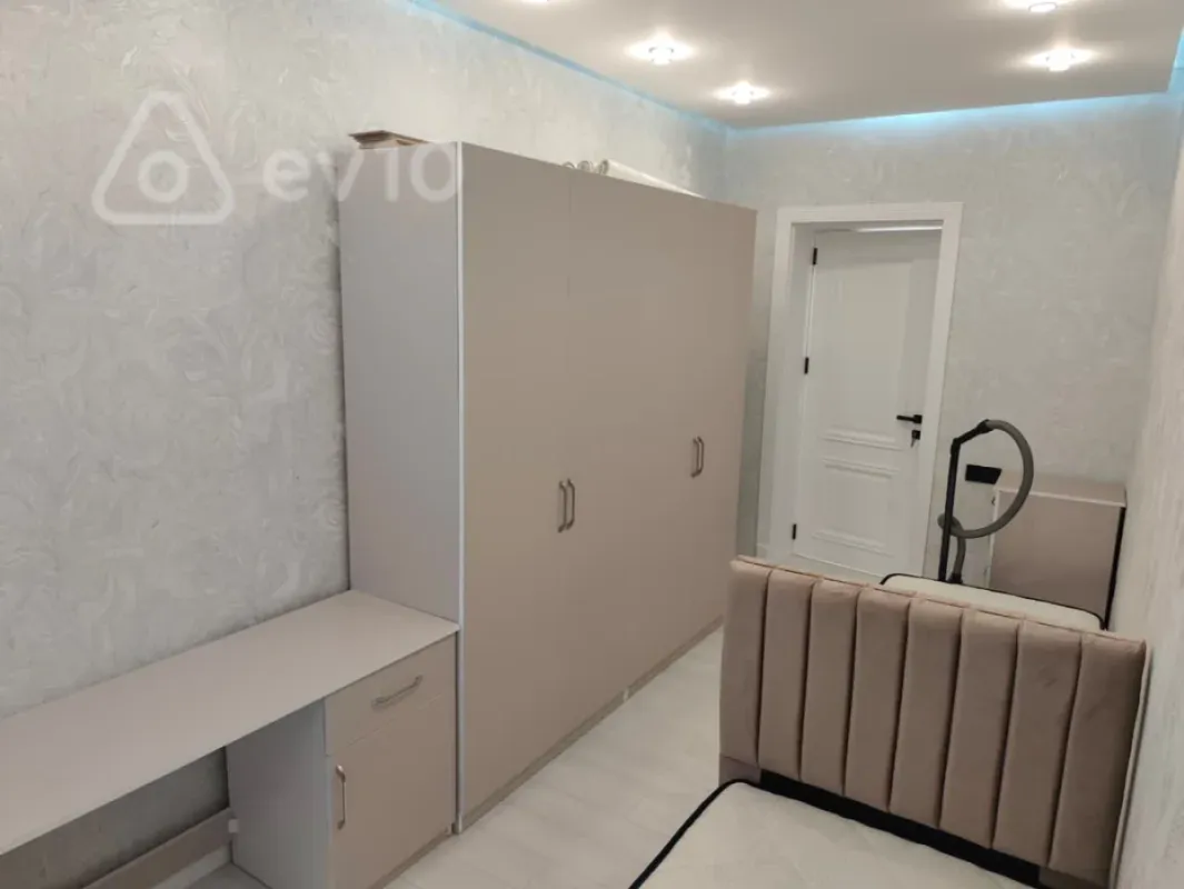 Kirayə verilir 3 otaqlı köhnə tikili 80 m²
