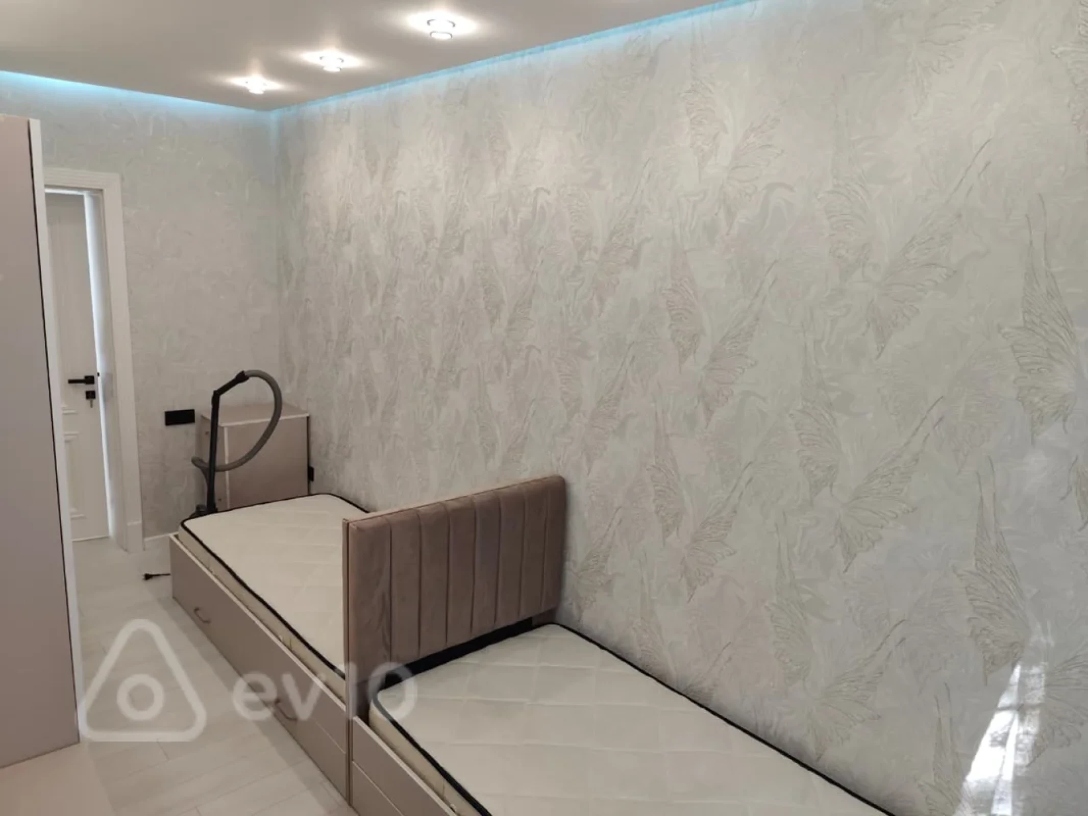 Kirayə verilir 3 otaqlı köhnə tikili 80 m²