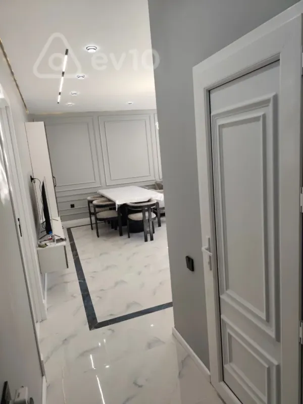 Kirayə verilir 3 otaqlı köhnə tikili 80 m²