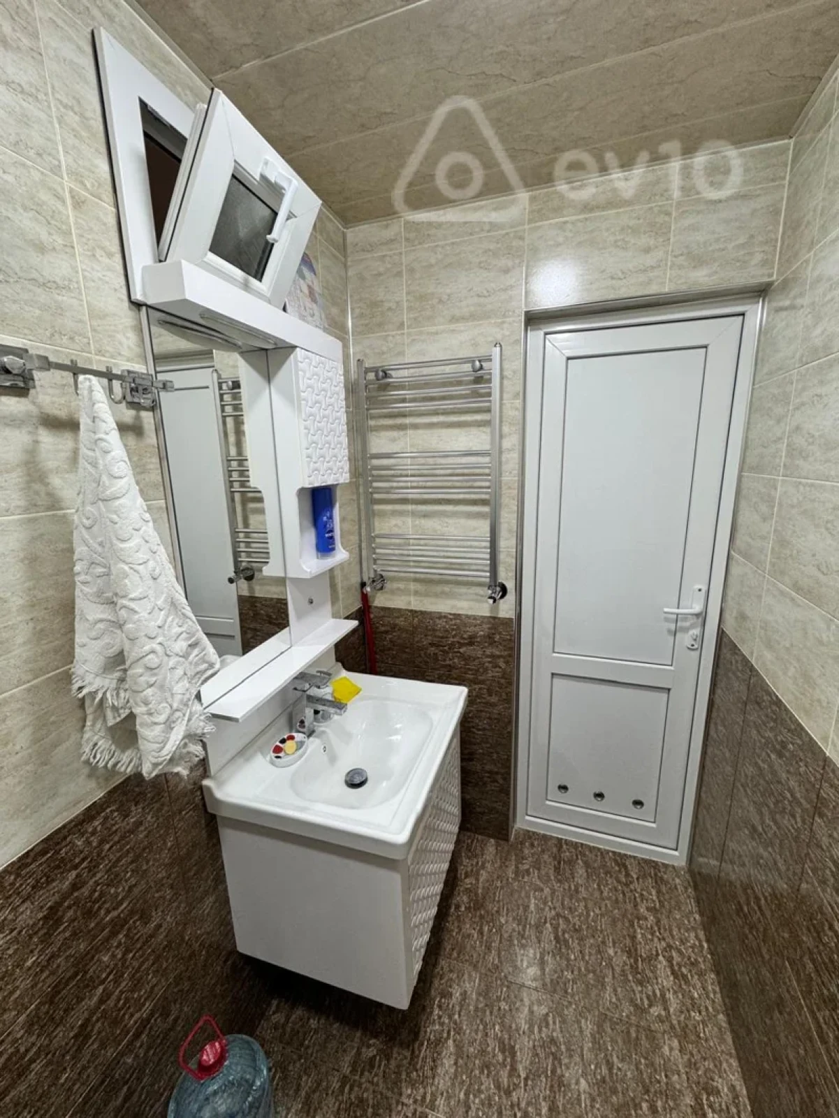 Satılır 2 otaqlı köhnə tikili 50 m²