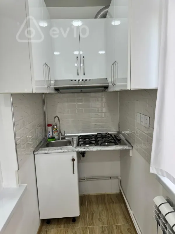Satılır 2 otaqlı köhnə tikili 50 m²