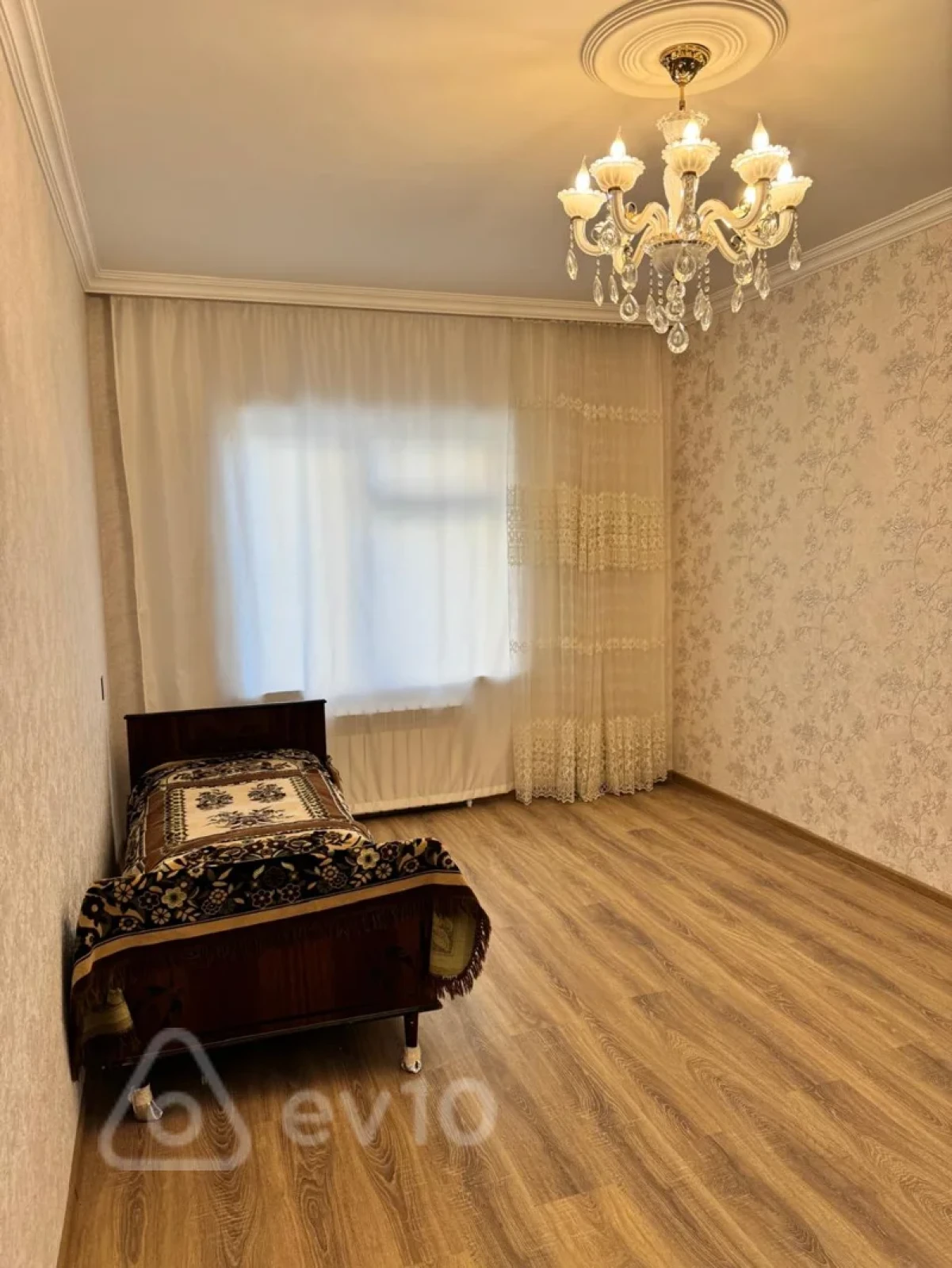 Satılır 2 otaqlı köhnə tikili 50 m²