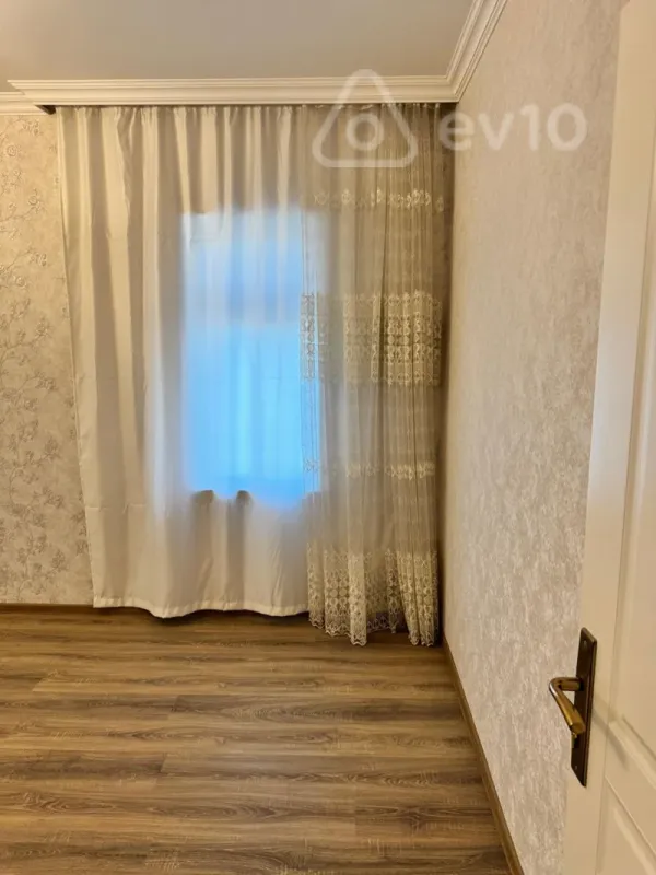 Satılır 2 otaqlı köhnə tikili 50 m²