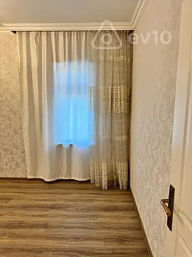 Satılır 2 otaqlı köhnə tikili 50 m²