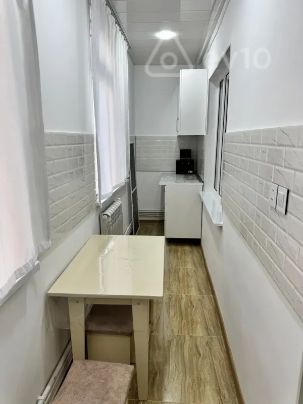 Satılır 2 otaqlı köhnə tikili 50 m²