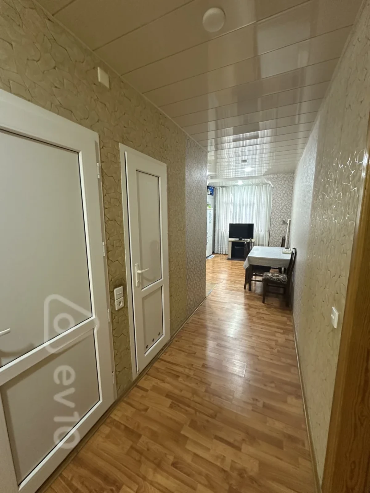 Satılır 4 otaqlı köhnə tikili 100 m²