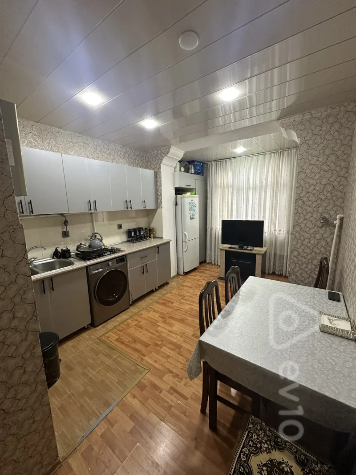 Satılır 4 otaqlı köhnə tikili 100 m²