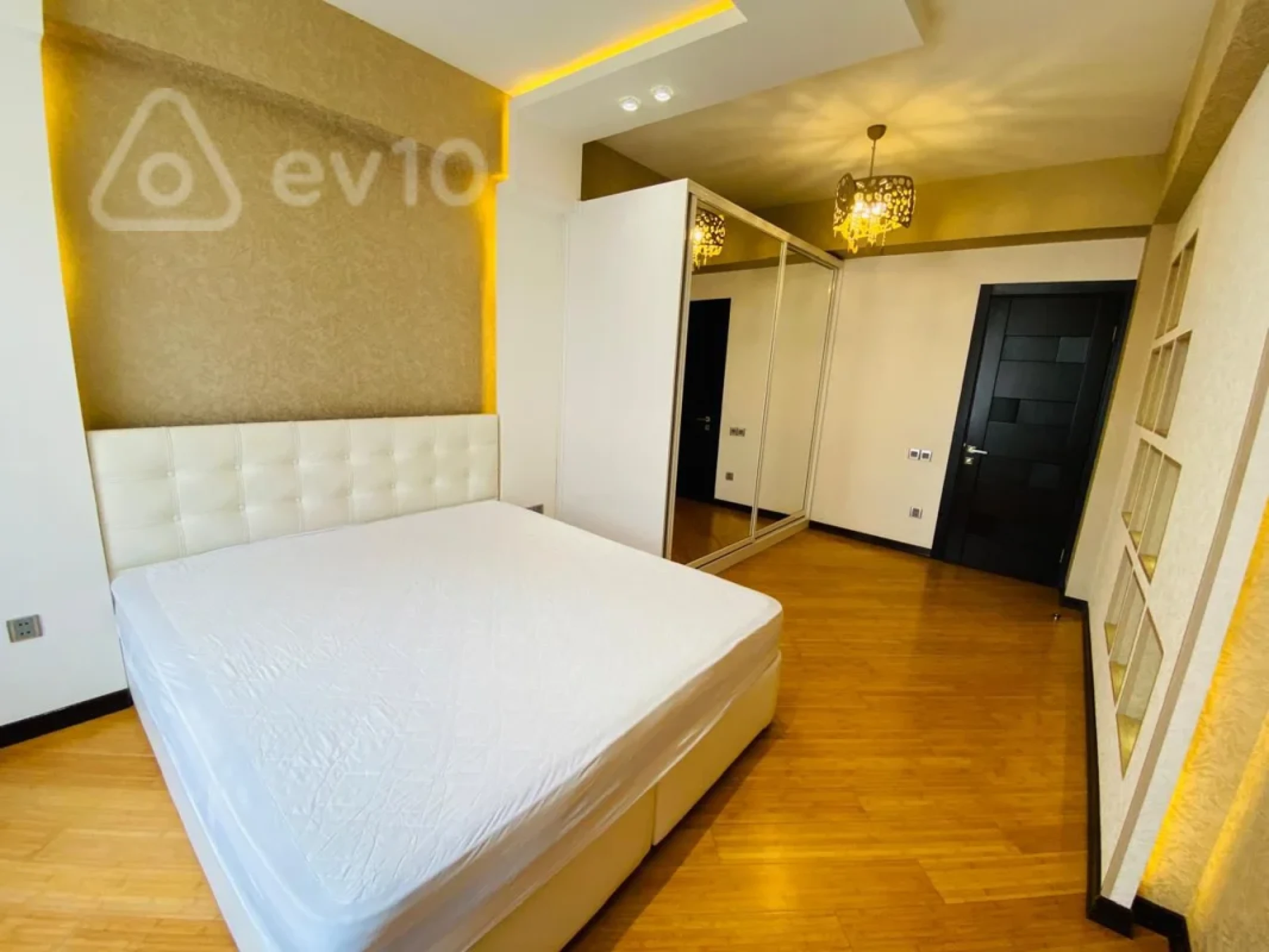 Kirayə verilir 3 otaqlı yeni tikili 150 m²