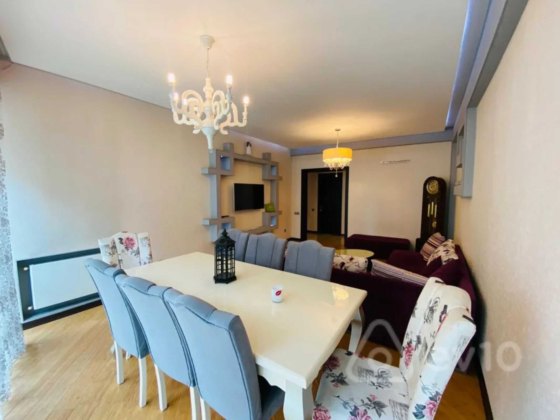 Kirayə verilir 3 otaqlı yeni tikili 150 m²