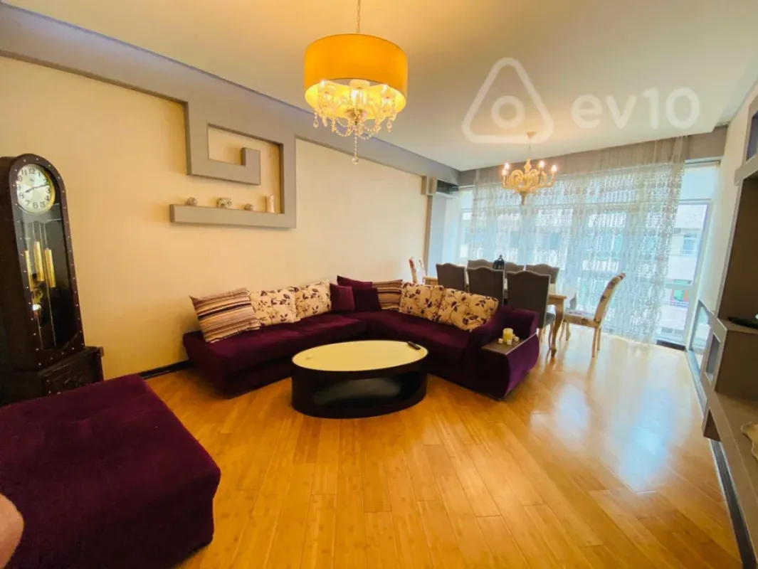 Kirayə verilir 3 otaqlı yeni tikili 150 m²