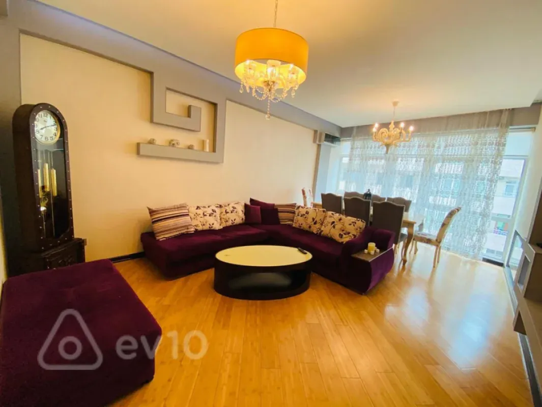 Kirayə verilir 3 otaqlı yeni tikili 150 m²