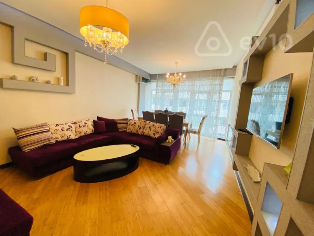 Kirayə verilir 3 otaqlı yeni tikili 150 m²