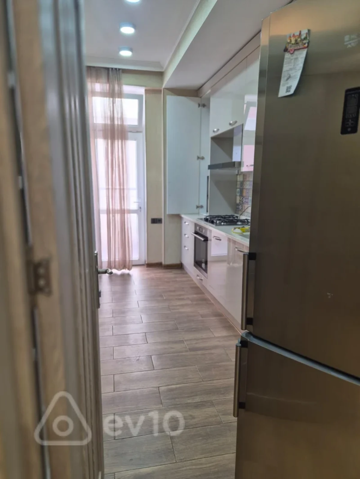 Kirayə verilir 3 otaqlı yeni tikili 110 m²