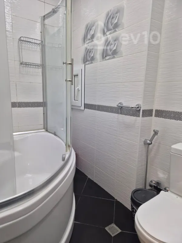 Kirayə verilir 3 otaqlı yeni tikili 110 m²