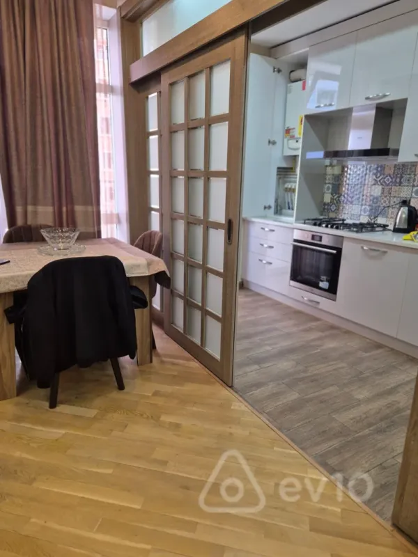 Kirayə verilir 3 otaqlı yeni tikili 110 m²