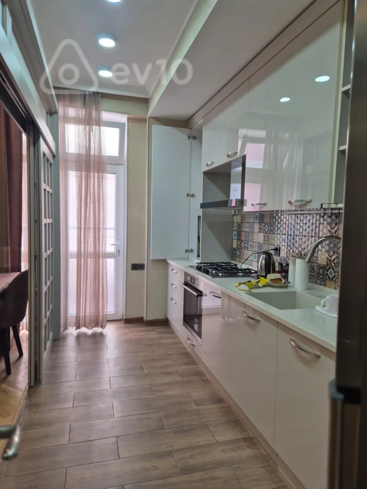 Kirayə verilir 3 otaqlı yeni tikili 110 m²