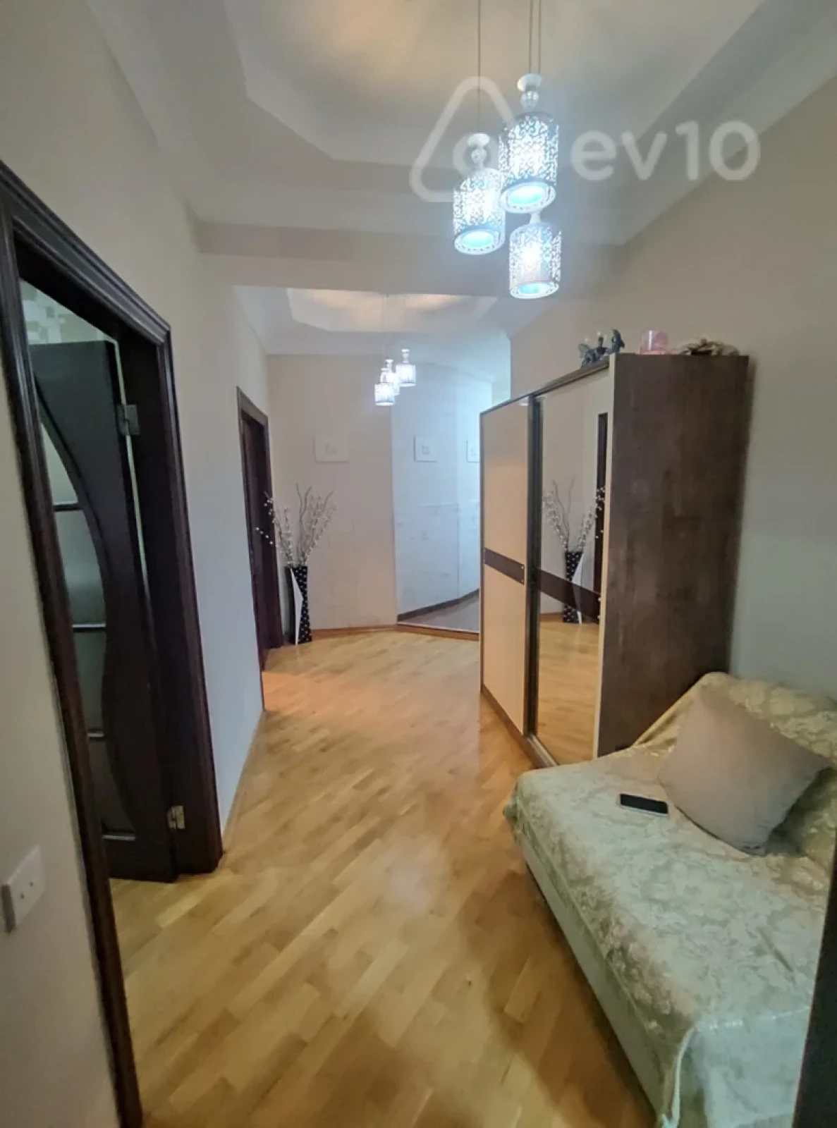 Satılır 2 otaqlı yeni tikili 95 m²