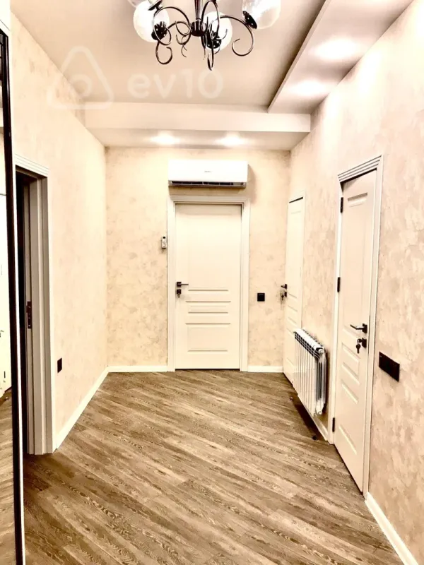Kirayə verilir 3 otaqlı yeni tikili 150 m²