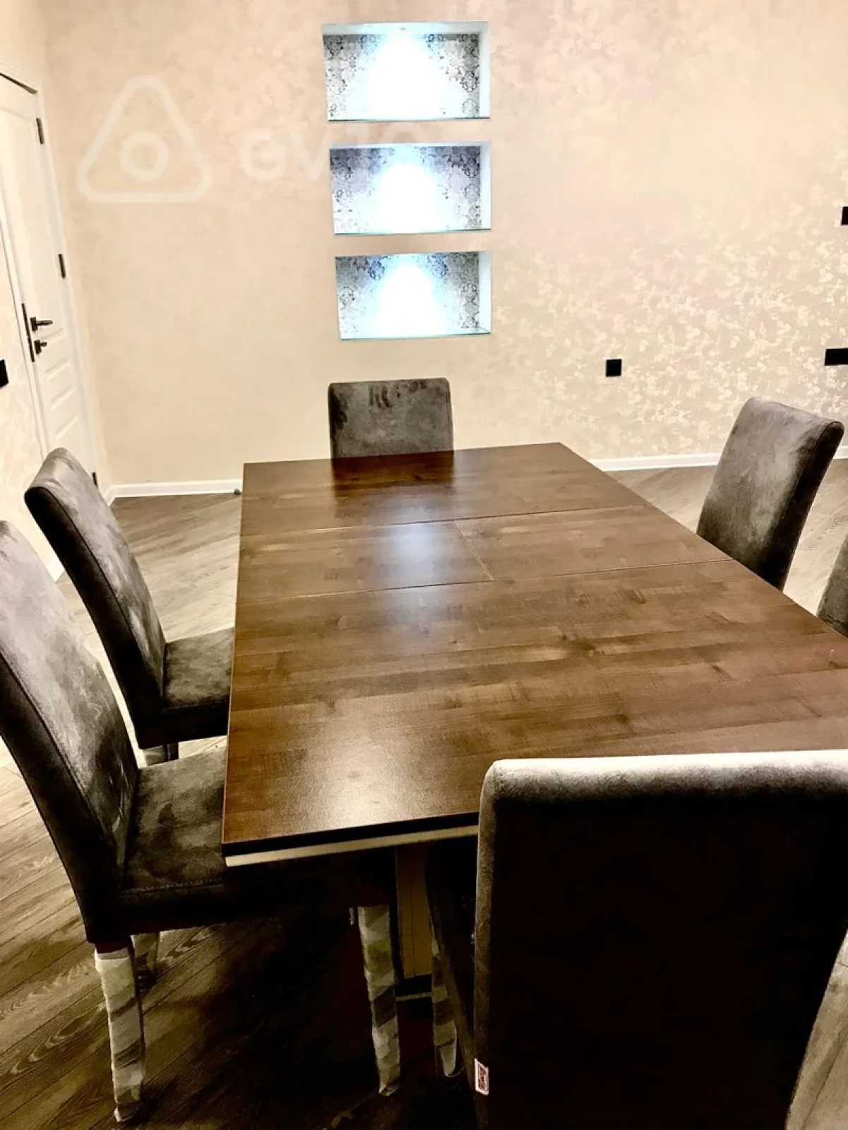 Kirayə verilir 3 otaqlı yeni tikili 150 m²