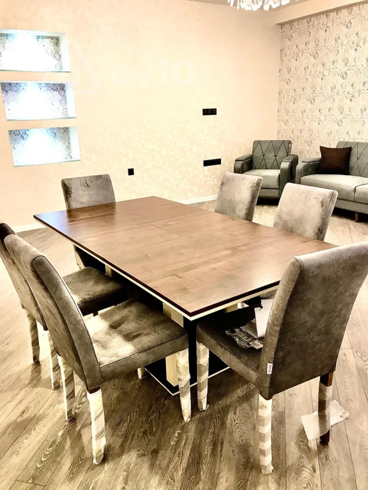 Kirayə verilir 3 otaqlı yeni tikili 150 m²