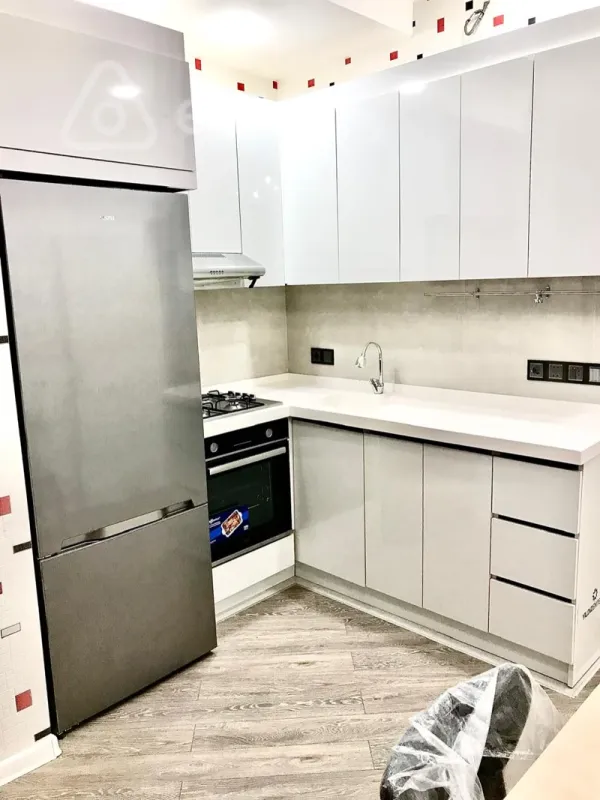 Kirayə verilir 3 otaqlı yeni tikili 150 m²