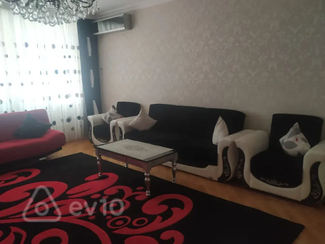 Kirayə verilir 3 otaqlı yeni tikili 140 m²