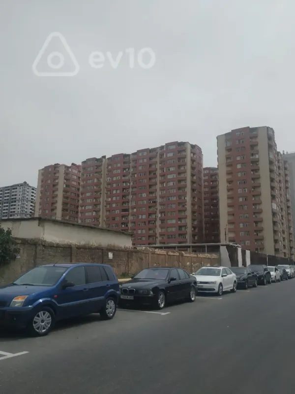 Kirayə verilir 3 otaqlı yeni tikili 140 m²