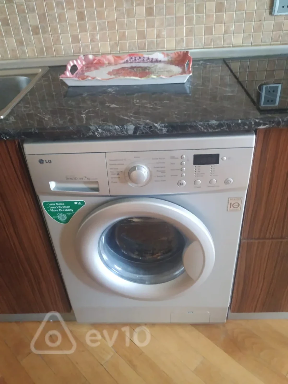 Kirayə verilir 3 otaqlı yeni tikili 140 m²