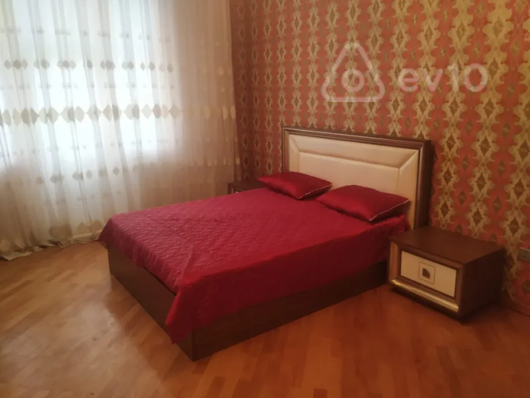 Kirayə verilir 3 otaqlı yeni tikili 140 m²