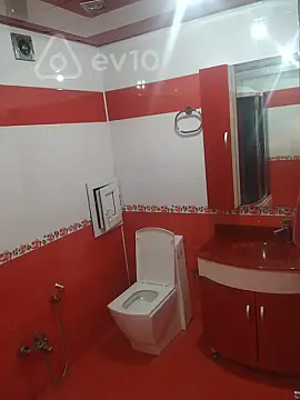 Kirayə verilir 3 otaqlı yeni tikili 140 m²