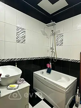 Satılır 3 otaqlı yeni tikili 70 m²