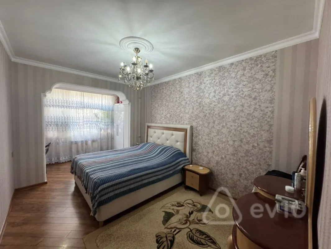Satılır 4 otaqlı köhnə tikili 110 m²