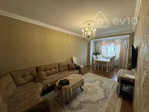 Satılır 4 otaqlı köhnə tikili 110 m²