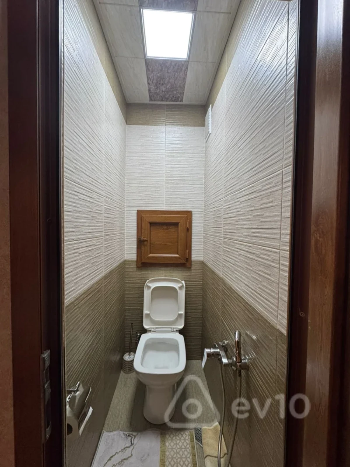 Satılır 4 otaqlı köhnə tikili 110 m²