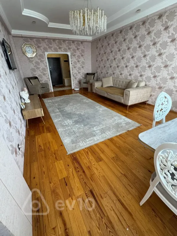 Satılır 3 otaqlı yeni tikili 105 m²