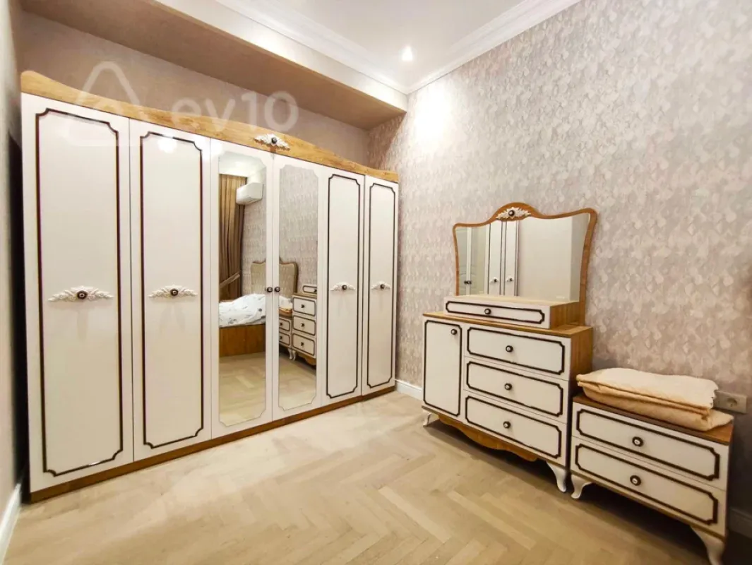 Kirayə verilir 2 otaqlı yeni tikili 60 m²