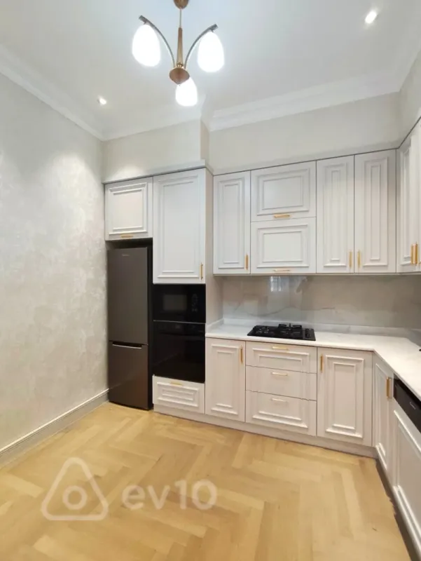 Kirayə verilir 2 otaqlı yeni tikili 60 m²