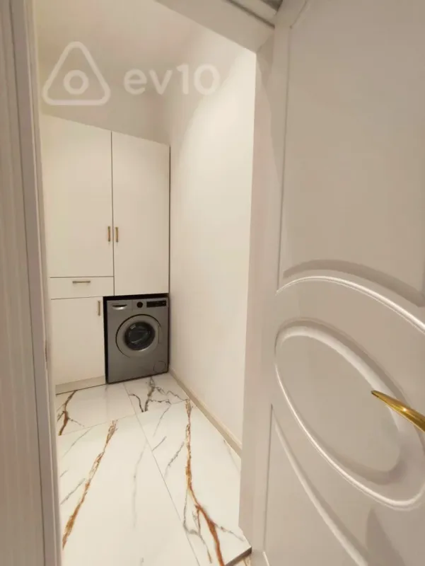 Kirayə verilir 2 otaqlı yeni tikili 60 m²