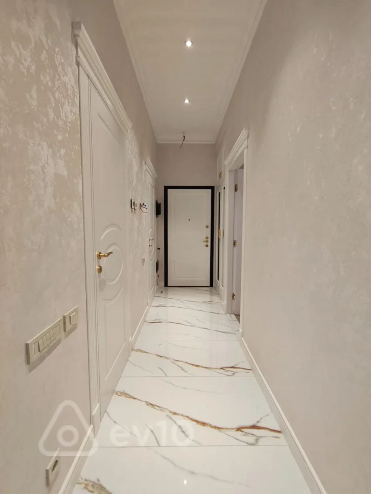 Kirayə verilir 2 otaqlı yeni tikili 60 m²