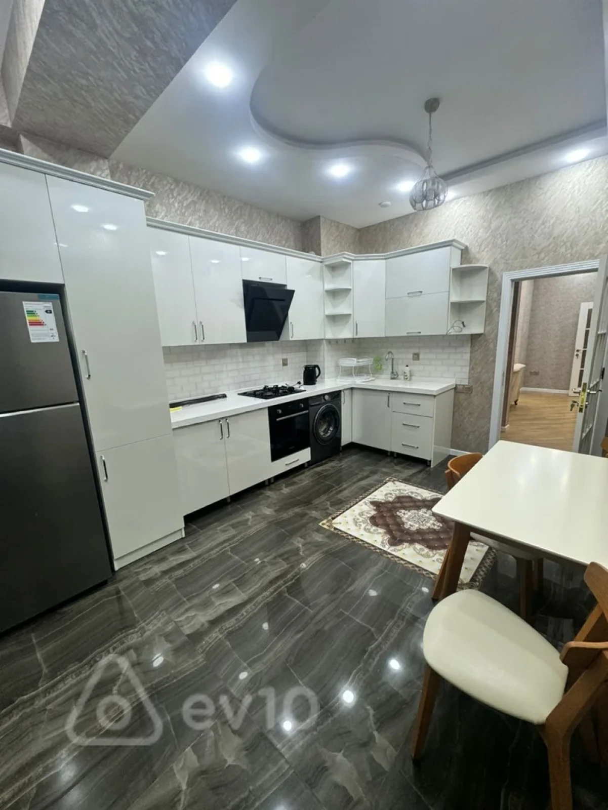 Kirayə verilir 3 otaqlı yeni tikili 115 m²