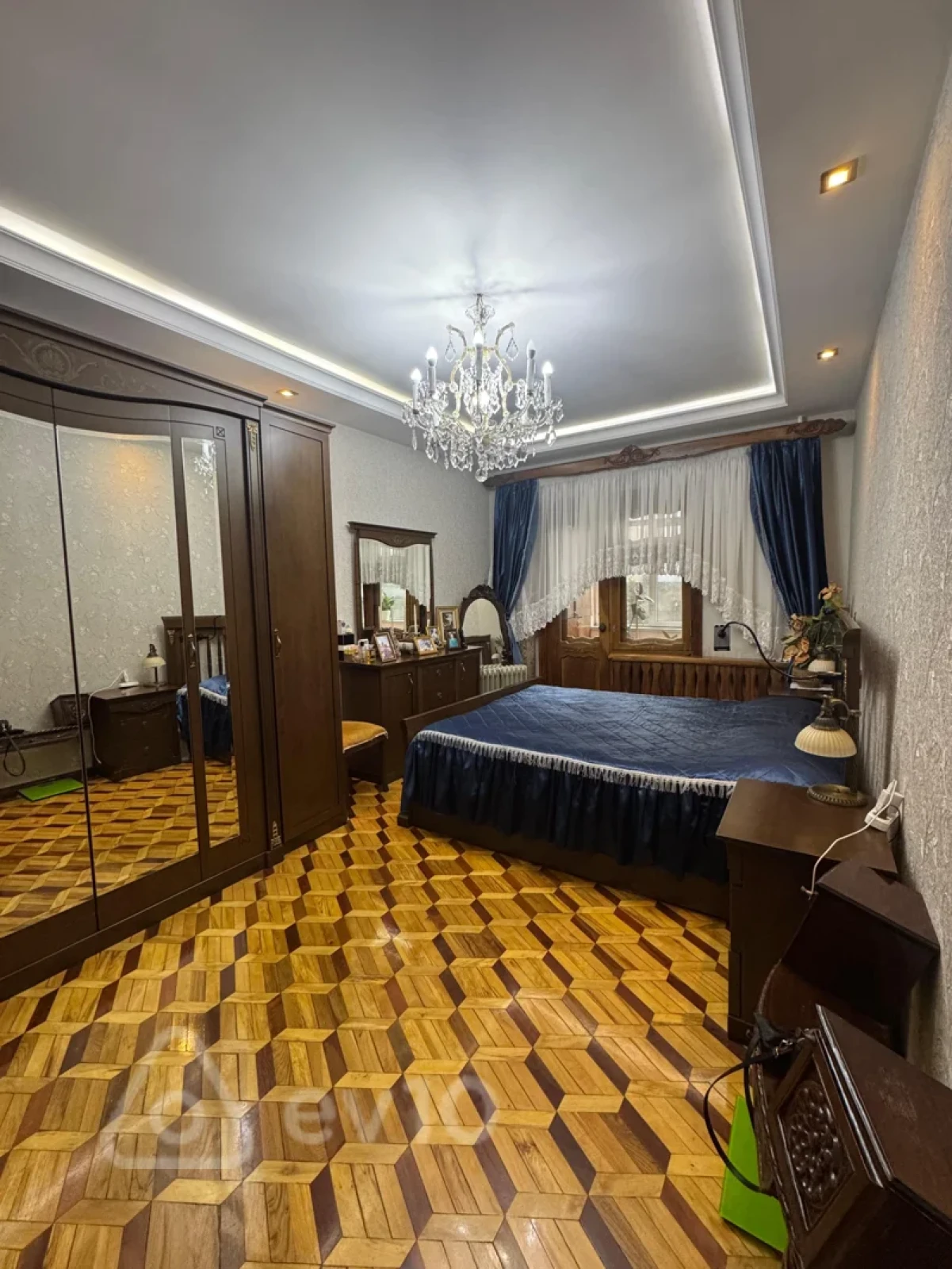 Satılır 3 otaqlı köhnə tikili 110 m²