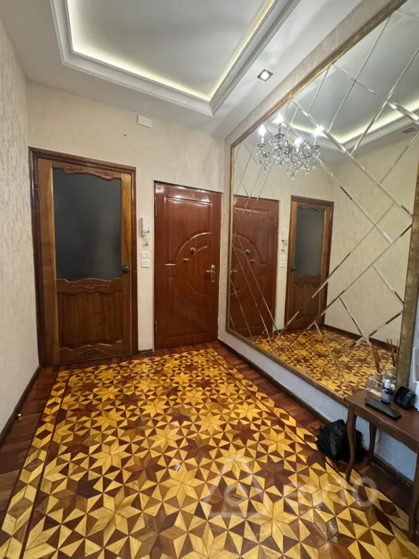 Satılır 3 otaqlı köhnə tikili 110 m²