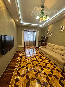 Satılır 3 otaqlı köhnə tikili 110 m²